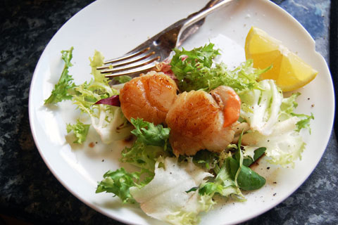 Seared scallops with butter and garlic - Discover Seafood